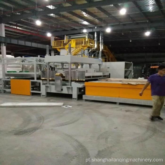 Máquina de alta frequência de quatro colunas